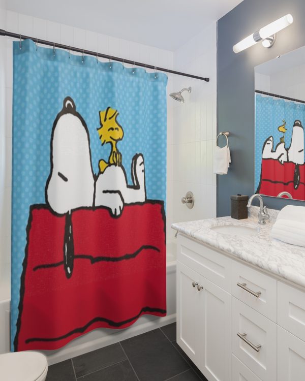 Snoopy & Woodstock Cartoon Shower Curtain – Blue Polka Dot Bathtub Decor